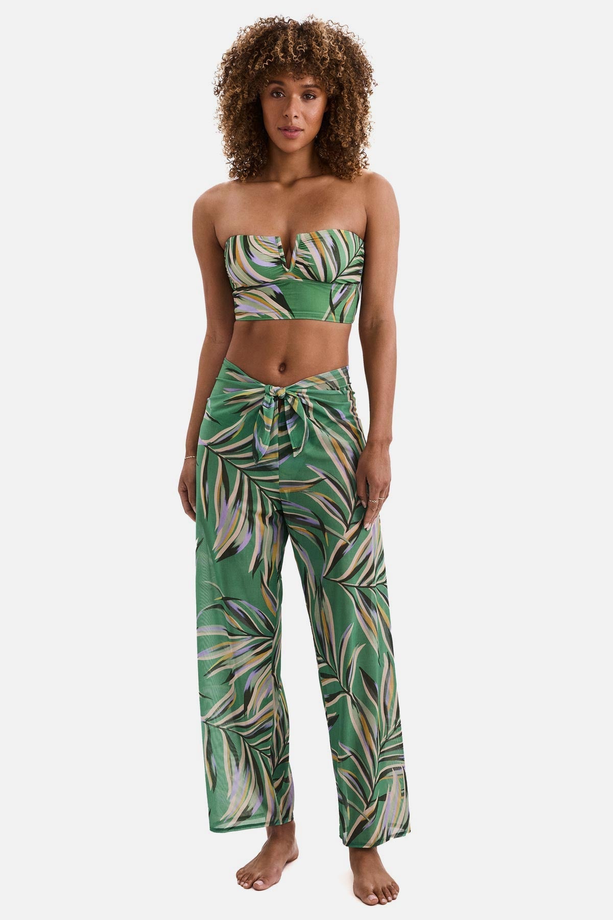 900061562_CoastalLeaves_RileySarongPant_CSA_900050140_CoastalLeaves_WillowBra_CSA_F